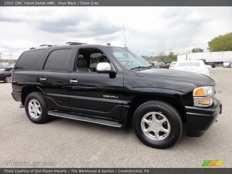 Onyx Black / Stone Gray 2003 GMC Yukon Denali AWD