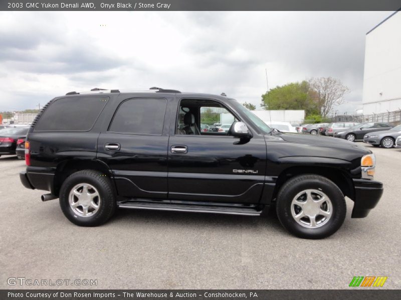 Onyx Black / Stone Gray 2003 GMC Yukon Denali AWD