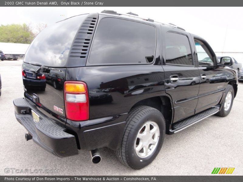 Onyx Black / Stone Gray 2003 GMC Yukon Denali AWD