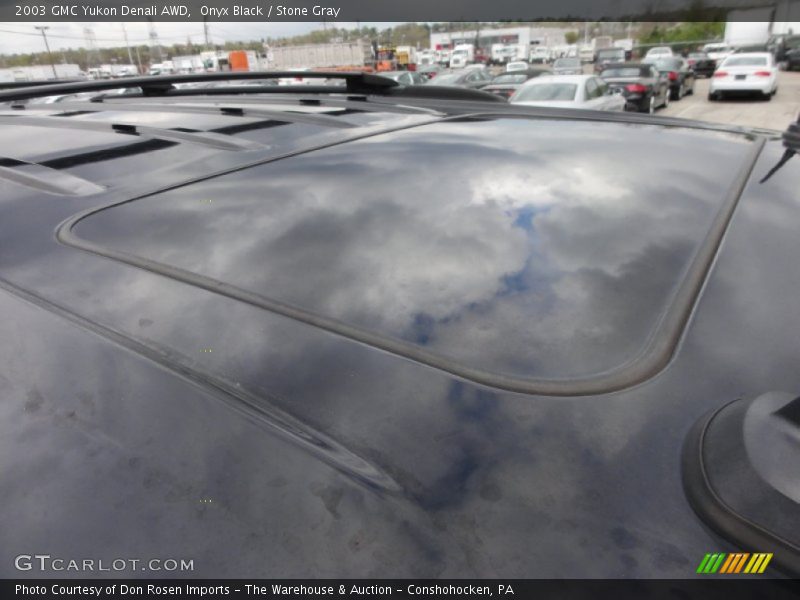 Onyx Black / Stone Gray 2003 GMC Yukon Denali AWD