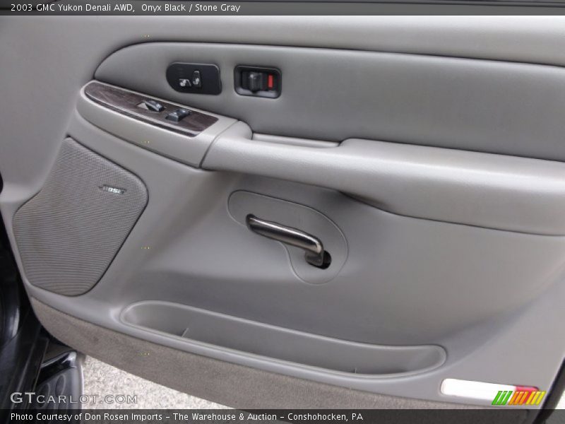 Onyx Black / Stone Gray 2003 GMC Yukon Denali AWD