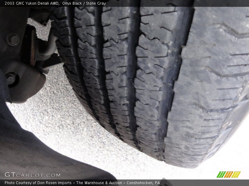 Onyx Black / Stone Gray 2003 GMC Yukon Denali AWD