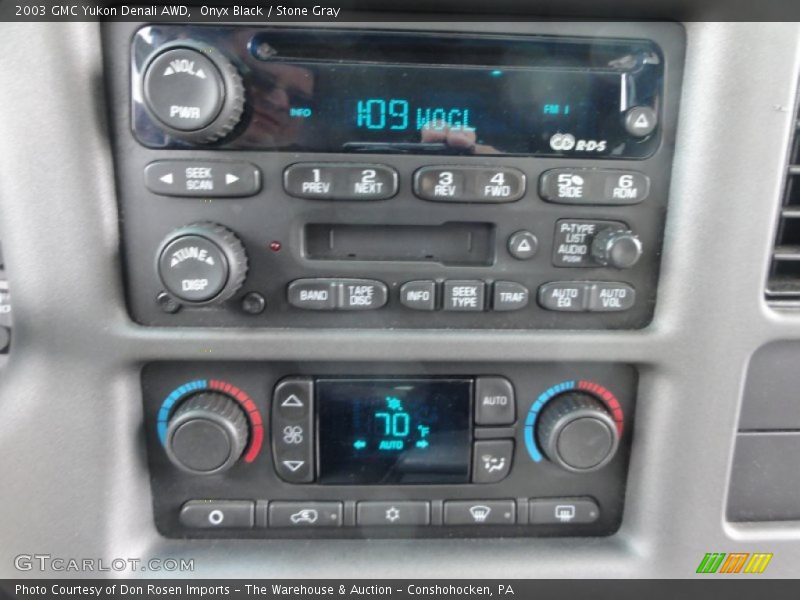 Onyx Black / Stone Gray 2003 GMC Yukon Denali AWD