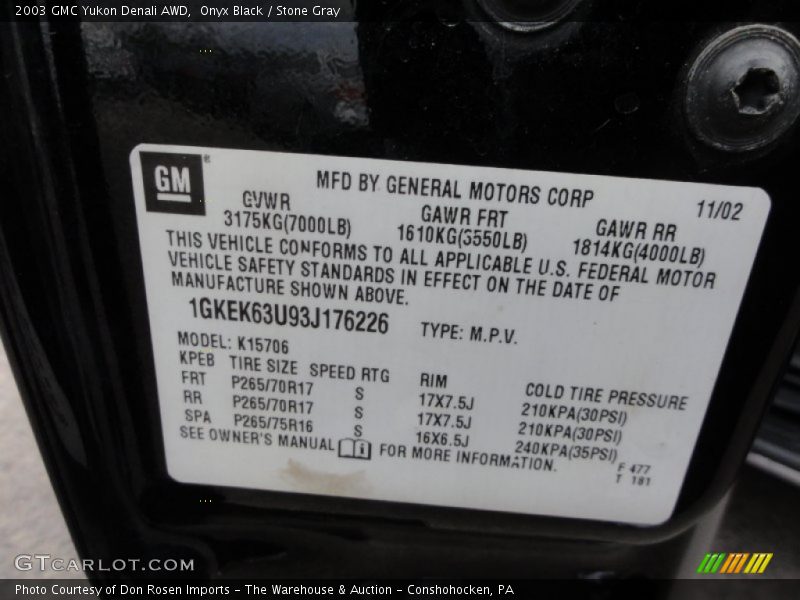 Onyx Black / Stone Gray 2003 GMC Yukon Denali AWD
