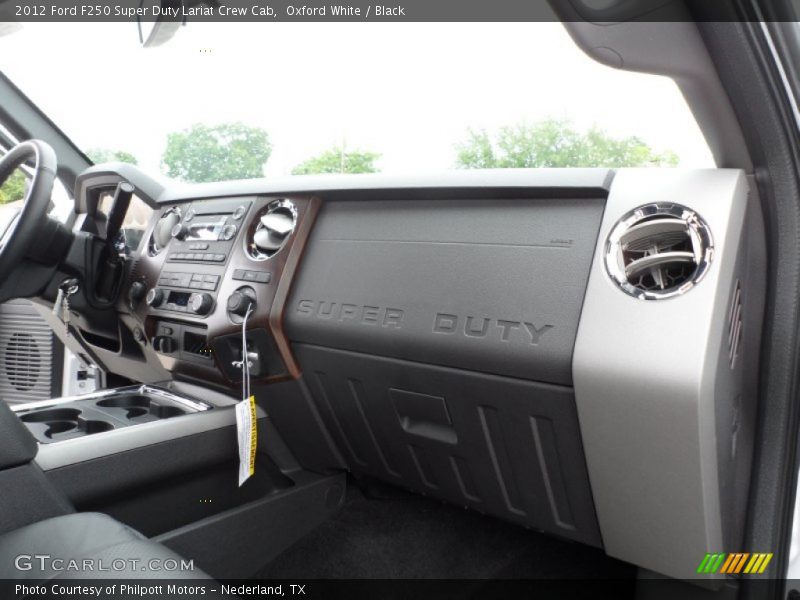 Oxford White / Black 2012 Ford F250 Super Duty Lariat Crew Cab