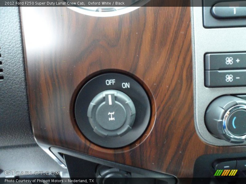 Oxford White / Black 2012 Ford F250 Super Duty Lariat Crew Cab