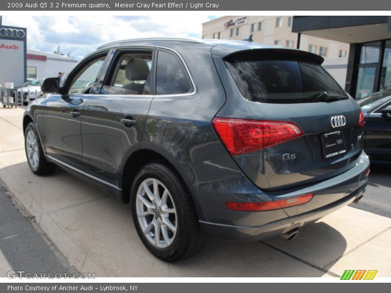 Meteor Gray Pearl Effect / Light Gray 2009 Audi Q5 3.2 Premium quattro