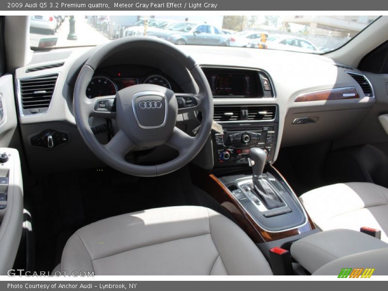 Meteor Gray Pearl Effect / Light Gray 2009 Audi Q5 3.2 Premium quattro