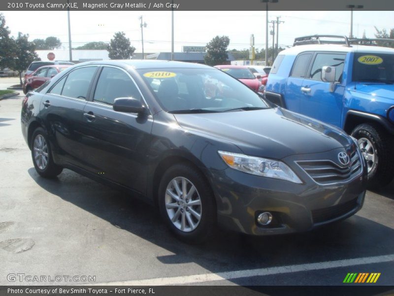 Magnetic Gray Metallic / Ash Gray 2010 Toyota Camry XLE