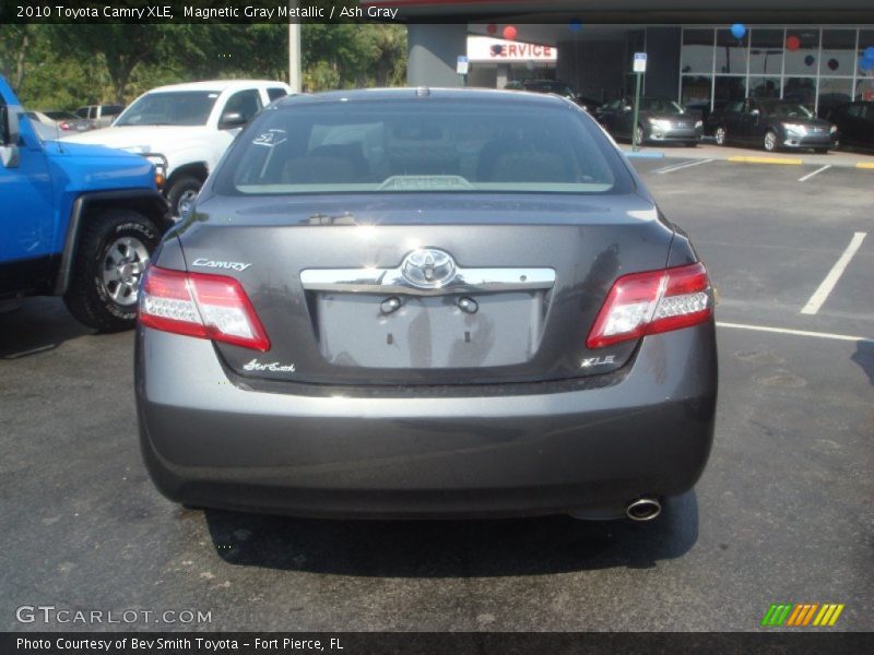 Magnetic Gray Metallic / Ash Gray 2010 Toyota Camry XLE