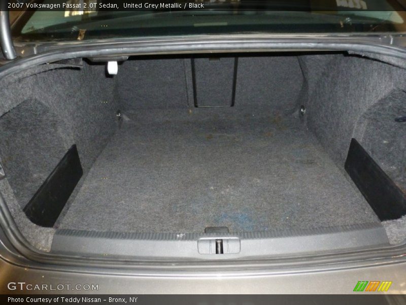 United Grey Metallic / Black 2007 Volkswagen Passat 2.0T Sedan