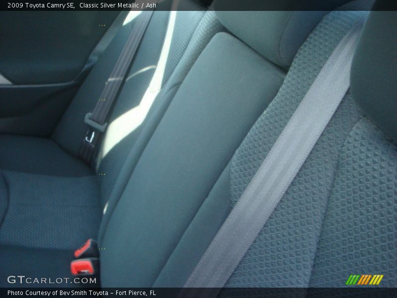 Classic Silver Metallic / Ash 2009 Toyota Camry SE