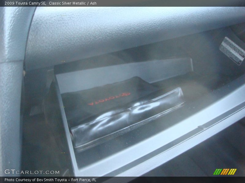 Classic Silver Metallic / Ash 2009 Toyota Camry SE