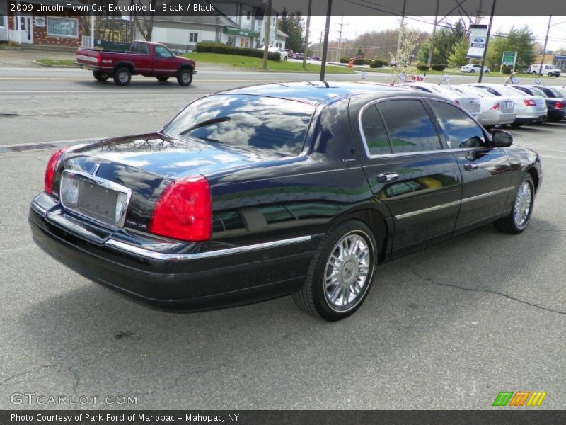  2009 Town Car Executive L Black