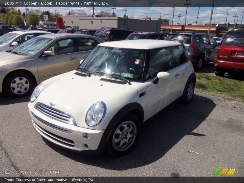 Pepper White / Panther Black 2005 Mini Cooper Hardtop
