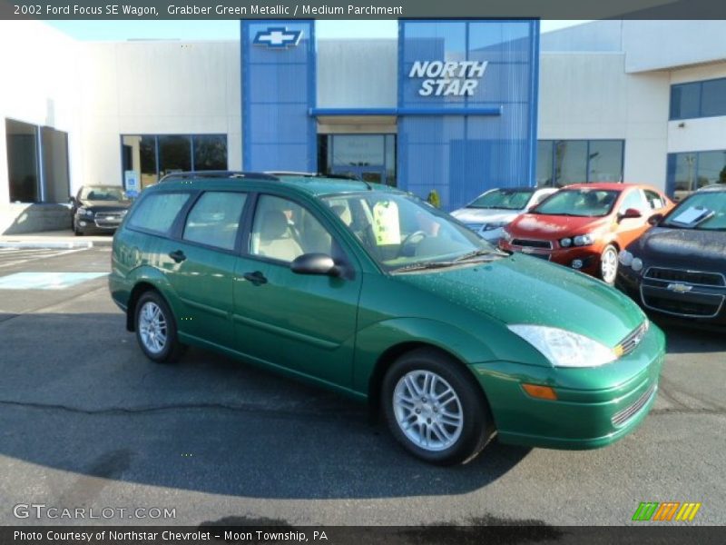Grabber Green Metallic / Medium Parchment 2002 Ford Focus SE Wagon