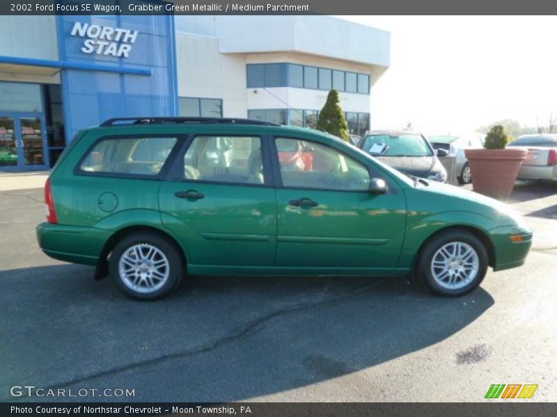 Grabber Green Metallic / Medium Parchment 2002 Ford Focus SE Wagon