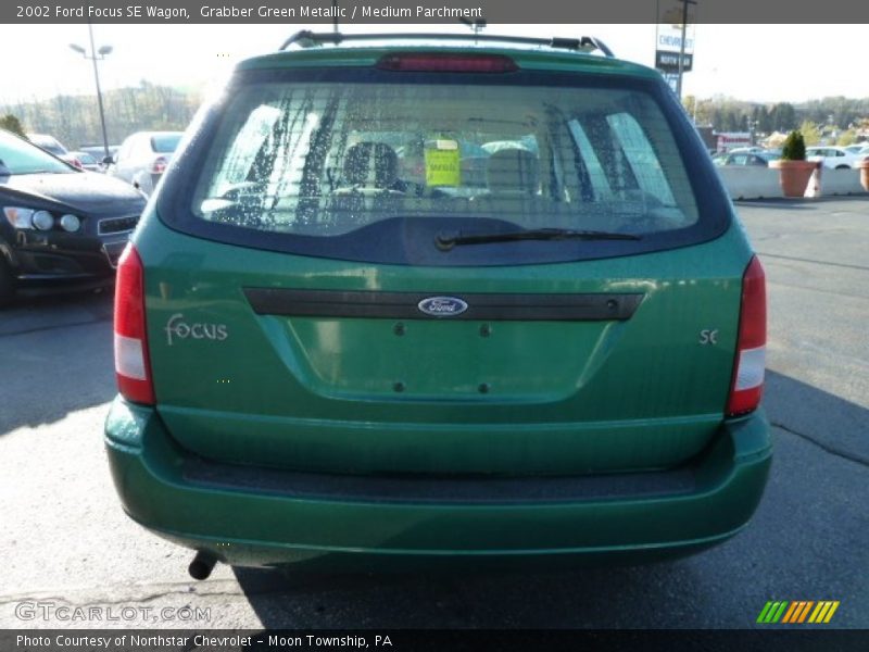 Grabber Green Metallic / Medium Parchment 2002 Ford Focus SE Wagon