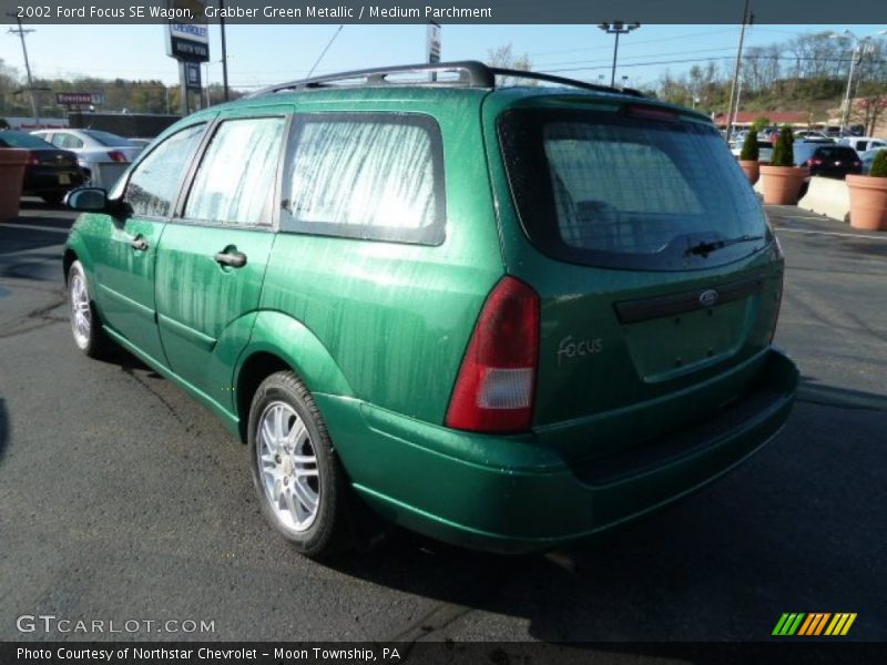 Grabber Green Metallic / Medium Parchment 2002 Ford Focus SE Wagon