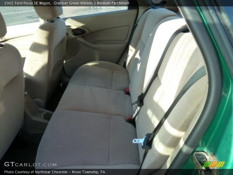 Grabber Green Metallic / Medium Parchment 2002 Ford Focus SE Wagon