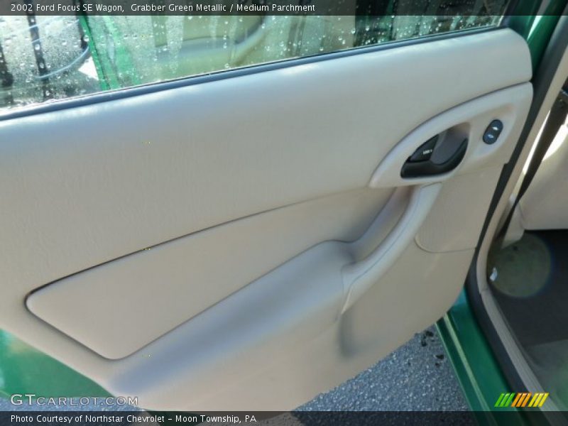 Grabber Green Metallic / Medium Parchment 2002 Ford Focus SE Wagon