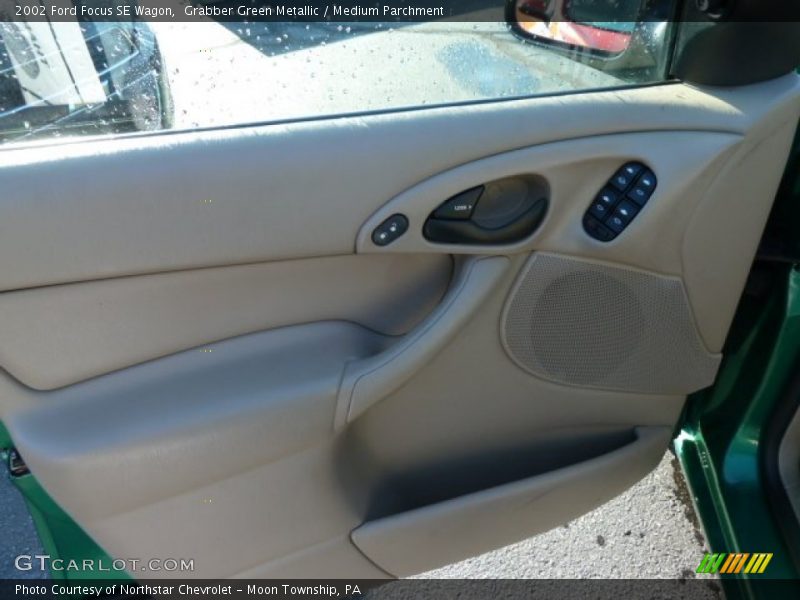 Grabber Green Metallic / Medium Parchment 2002 Ford Focus SE Wagon