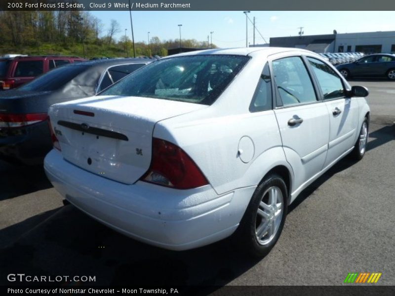 Cloud 9 White / Medium Parchment 2002 Ford Focus SE Sedan
