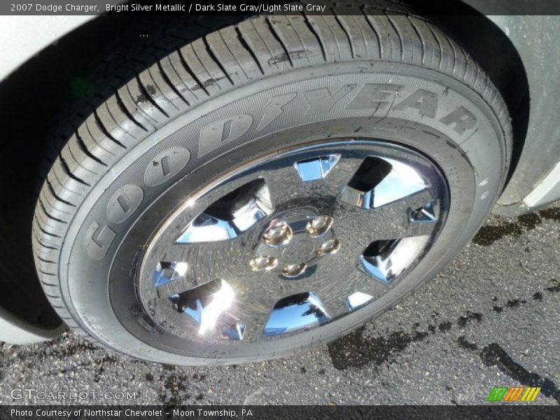 Bright Silver Metallic / Dark Slate Gray/Light Slate Gray 2007 Dodge Charger