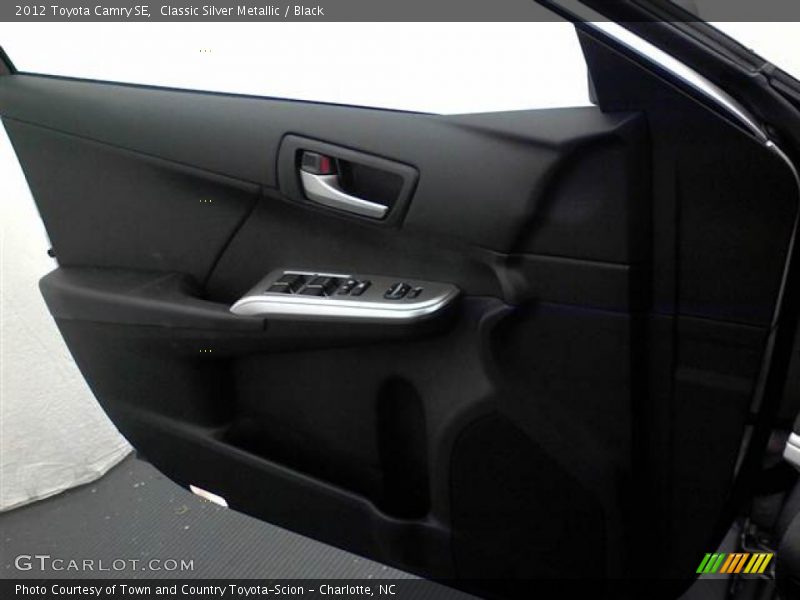 Classic Silver Metallic / Black 2012 Toyota Camry SE