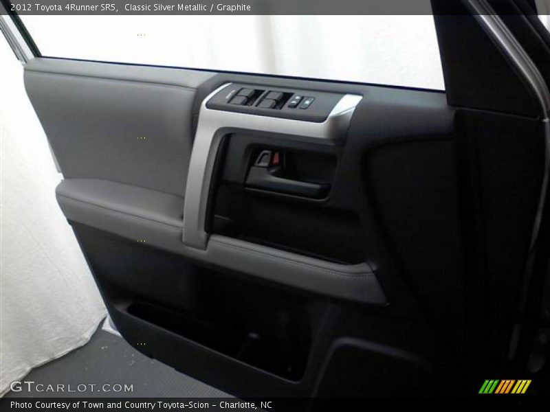 Classic Silver Metallic / Graphite 2012 Toyota 4Runner SR5
