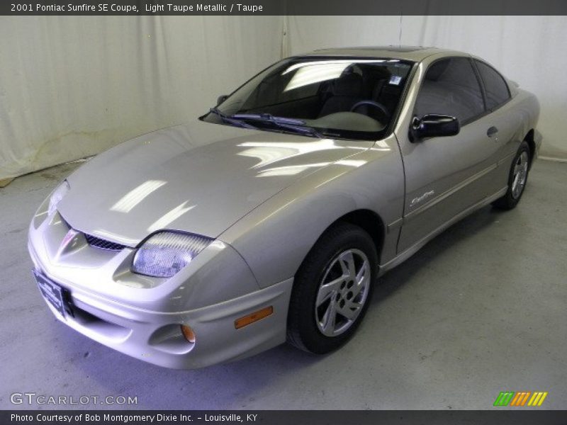 Light Taupe Metallic / Taupe 2001 Pontiac Sunfire SE Coupe