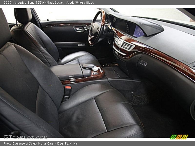 Arctic White / Black 2009 Mercedes-Benz S 550 4Matic Sedan