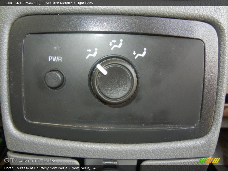 Silver Mist Metallic / Light Gray 2008 GMC Envoy SLE