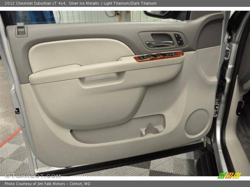 Silver Ice Metallic / Light Titanium/Dark Titanium 2012 Chevrolet Suburban LT 4x4