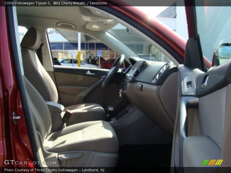 Wild Cherry Metallic / Sandstone 2009 Volkswagen Tiguan S