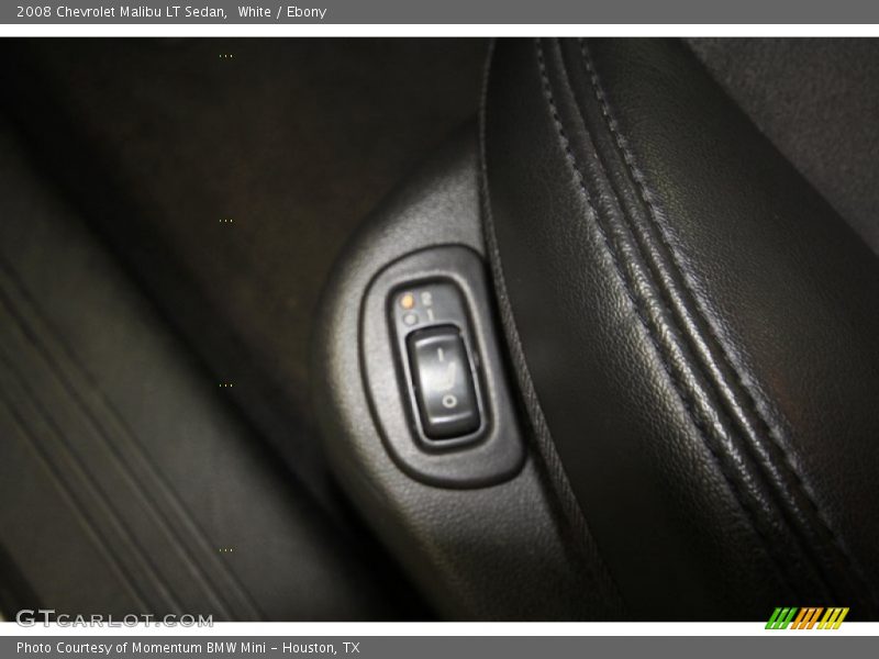 White / Ebony 2008 Chevrolet Malibu LT Sedan