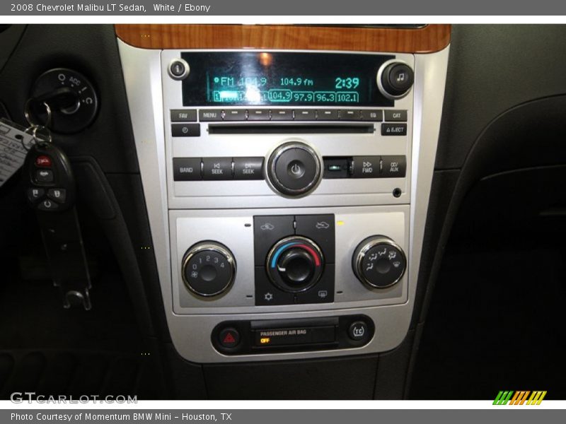 White / Ebony 2008 Chevrolet Malibu LT Sedan