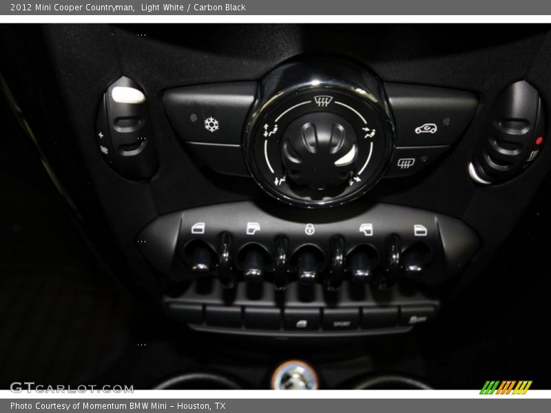 Light White / Carbon Black 2012 Mini Cooper Countryman
