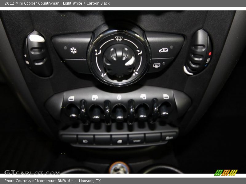 Light White / Carbon Black 2012 Mini Cooper Countryman