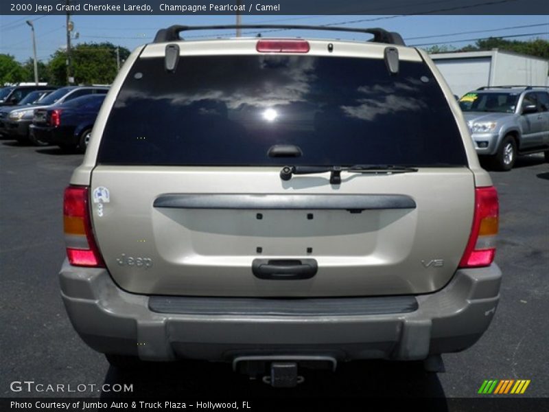 Champagne Pearlcoat / Camel 2000 Jeep Grand Cherokee Laredo