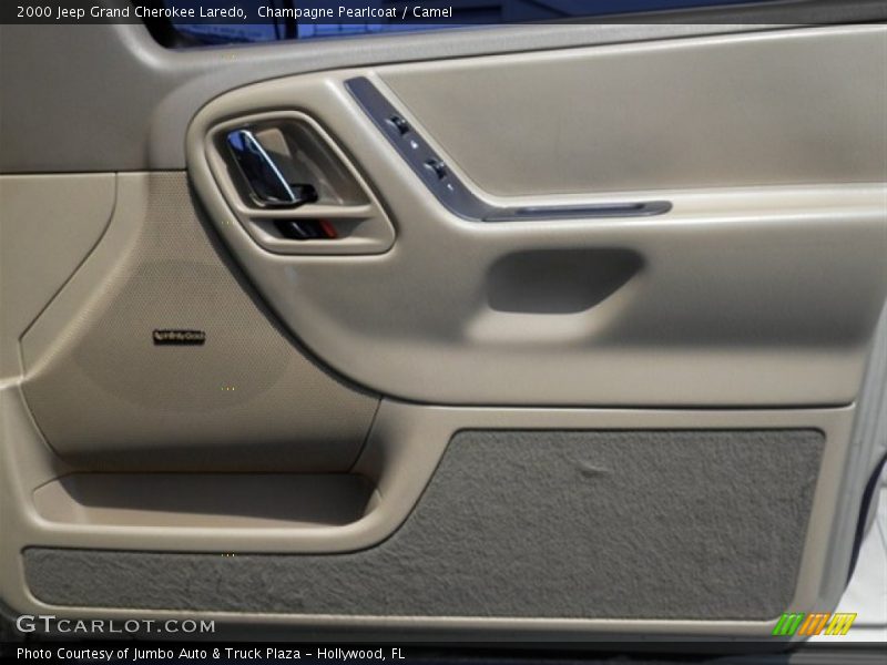 Champagne Pearlcoat / Camel 2000 Jeep Grand Cherokee Laredo