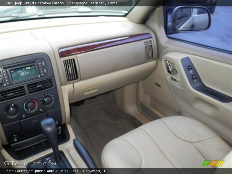 Champagne Pearlcoat / Camel 2000 Jeep Grand Cherokee Laredo