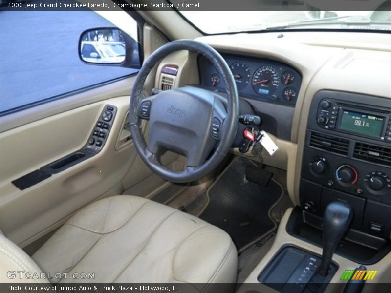 Champagne Pearlcoat / Camel 2000 Jeep Grand Cherokee Laredo