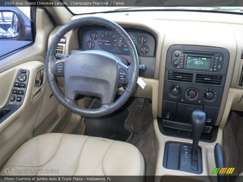 Champagne Pearlcoat / Camel 2000 Jeep Grand Cherokee Laredo