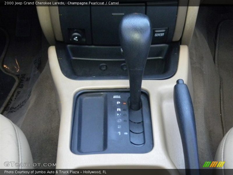Champagne Pearlcoat / Camel 2000 Jeep Grand Cherokee Laredo
