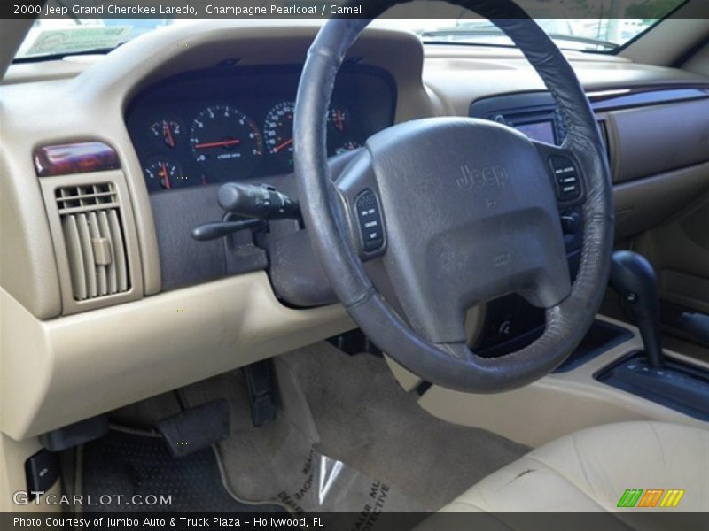 Champagne Pearlcoat / Camel 2000 Jeep Grand Cherokee Laredo