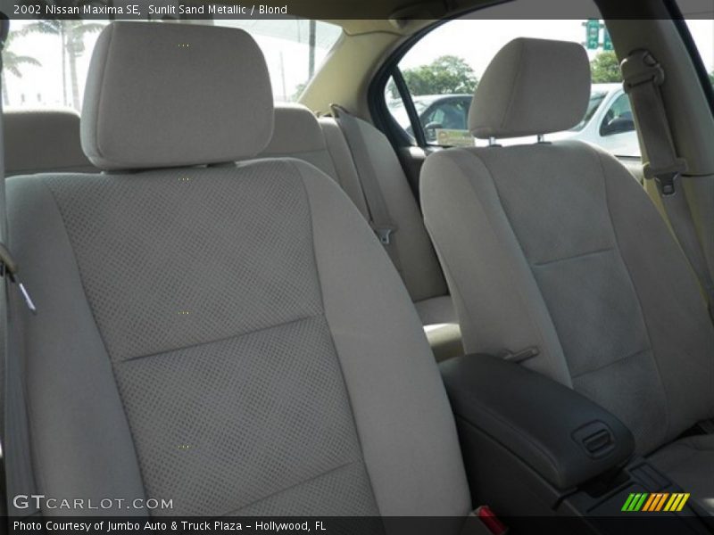 Sunlit Sand Metallic / Blond 2002 Nissan Maxima SE