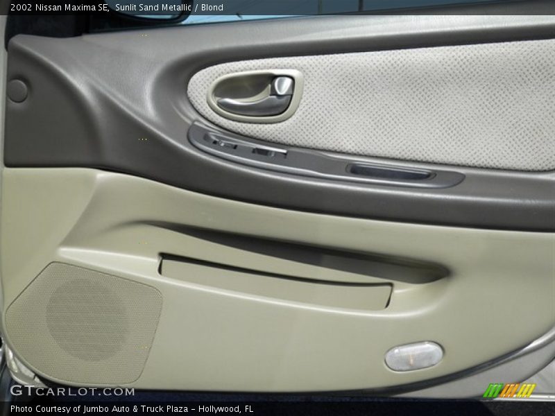 Sunlit Sand Metallic / Blond 2002 Nissan Maxima SE