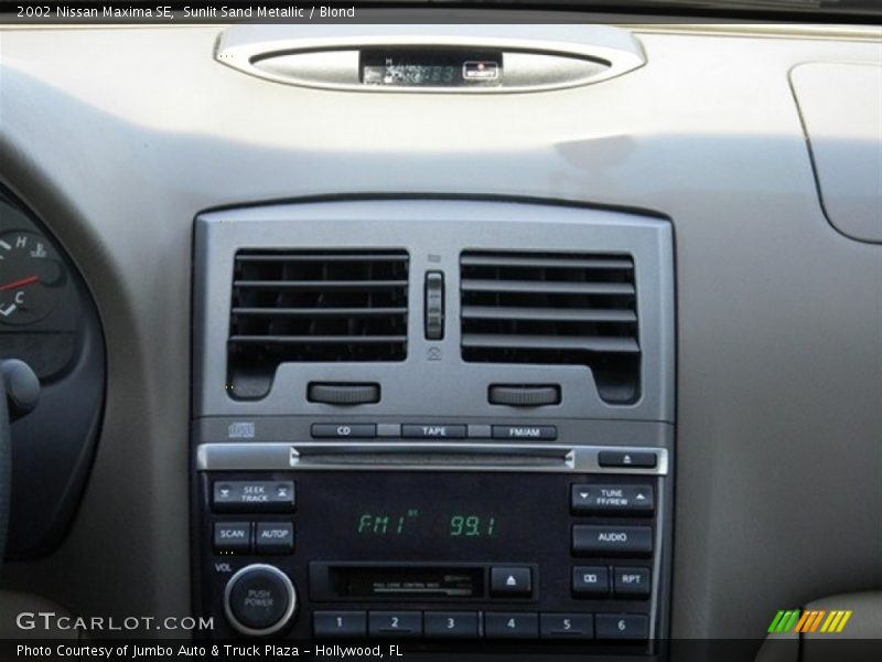 Sunlit Sand Metallic / Blond 2002 Nissan Maxima SE