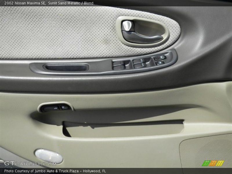 Sunlit Sand Metallic / Blond 2002 Nissan Maxima SE